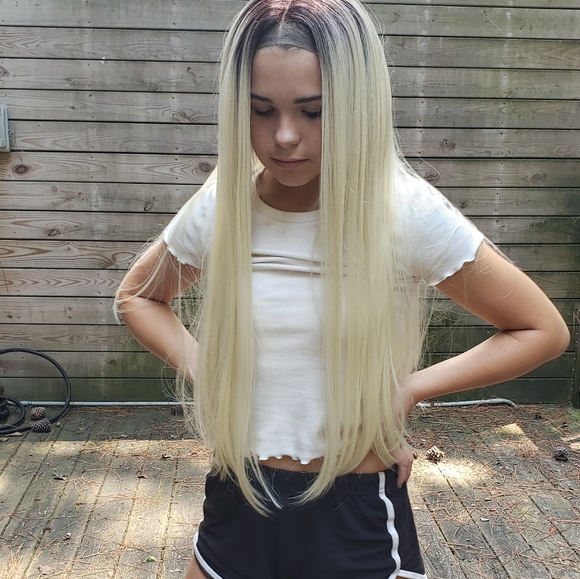 glamhippie Other - NWT Stunning Lace Front Wig 😍